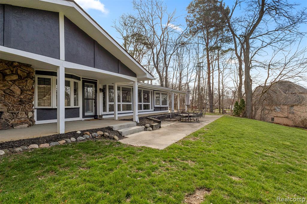 45401 W 9 Mile Road, Novi, MI — Photo 42