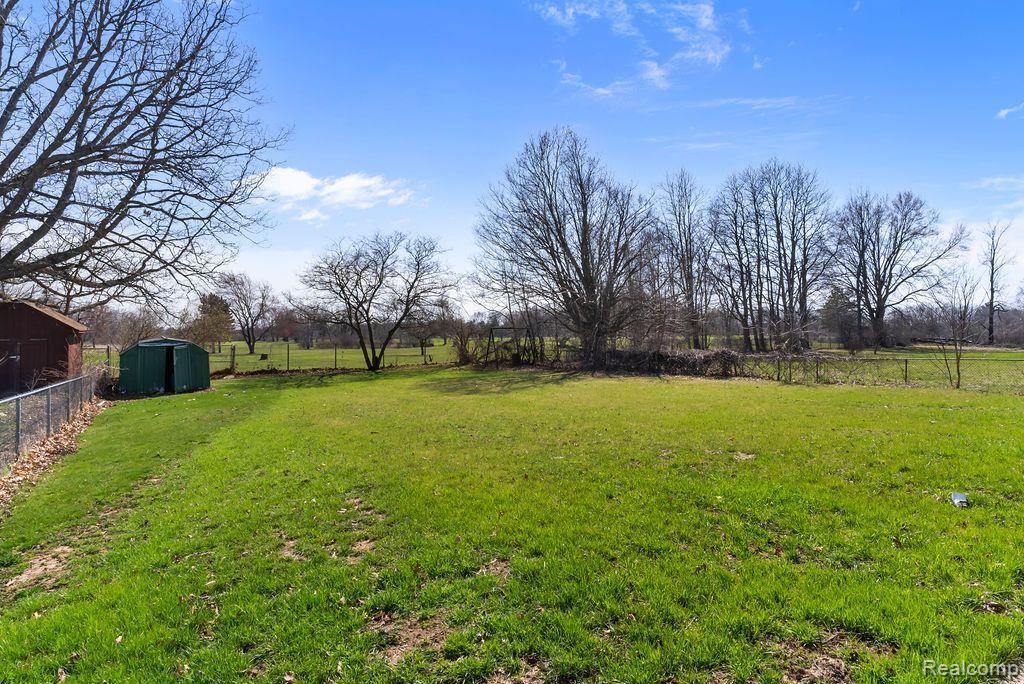 4302 ESTA Drive, Flint, MI 48506 — Photo 29