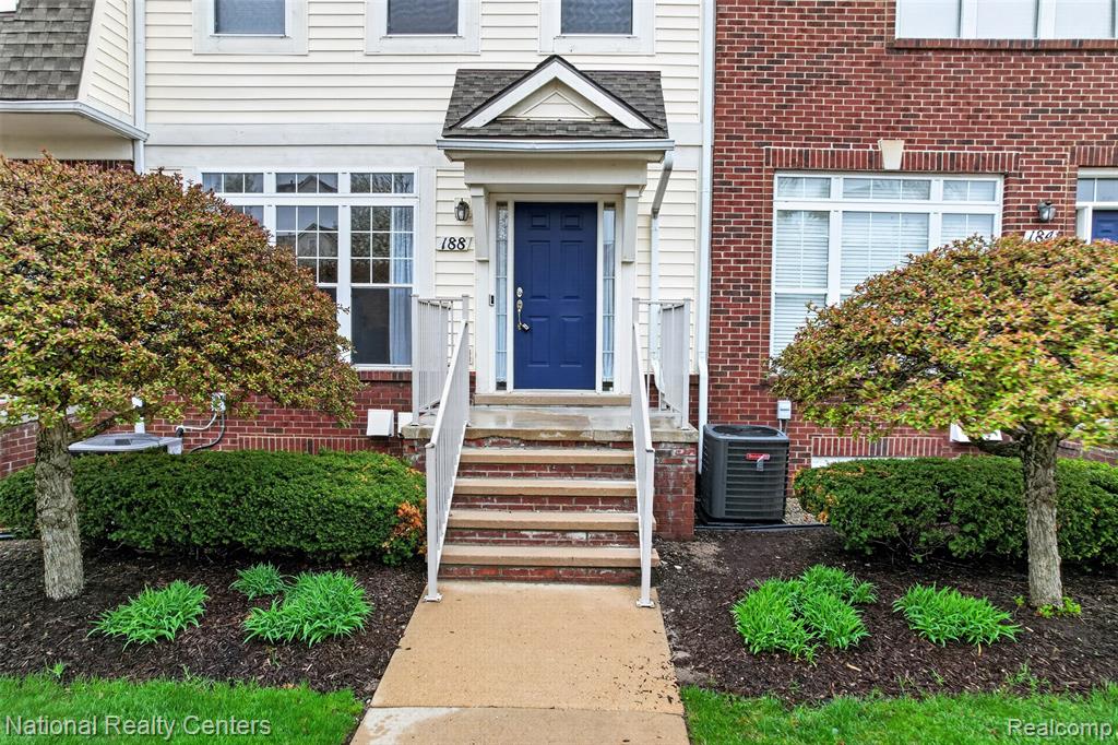 188 Center Boulevard, Wixom, MI 48393 — Photo 3