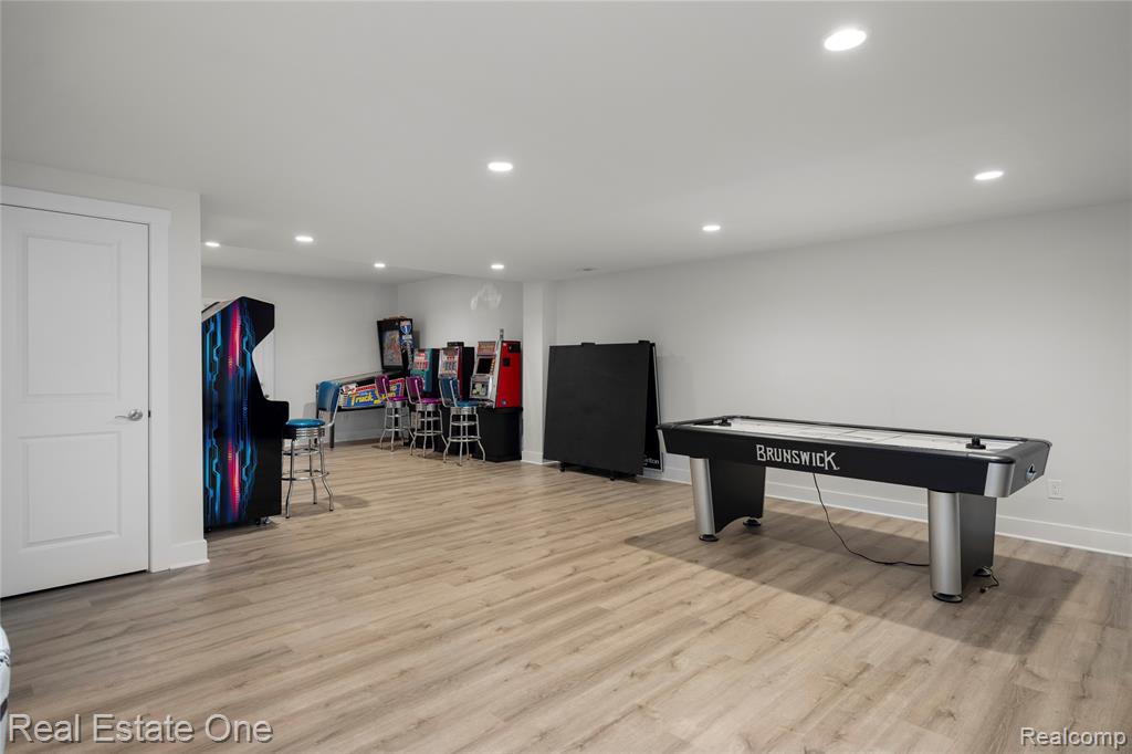 7656 Dunlap Court, West Bloomfield, MI — Photo 32