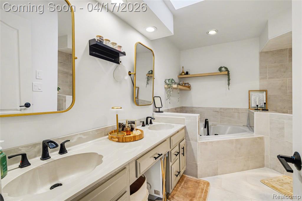 2228 Lost Creek Drive, Flushing, MI 48433 — Photo 14