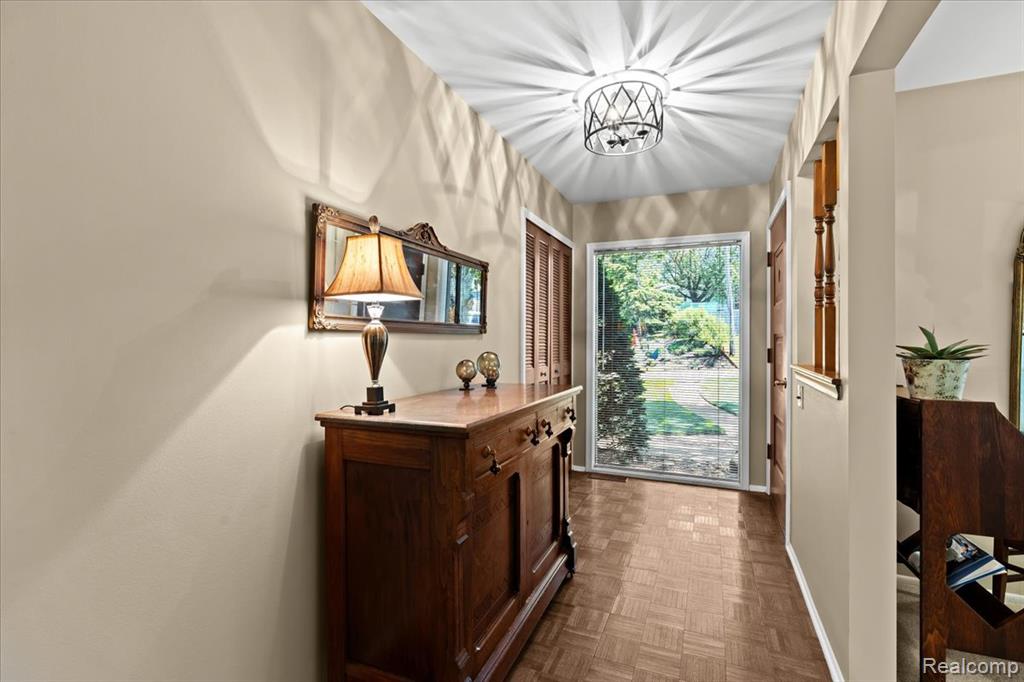 8876 Sandy Crest Drive, White Lake, MI — Photo 2