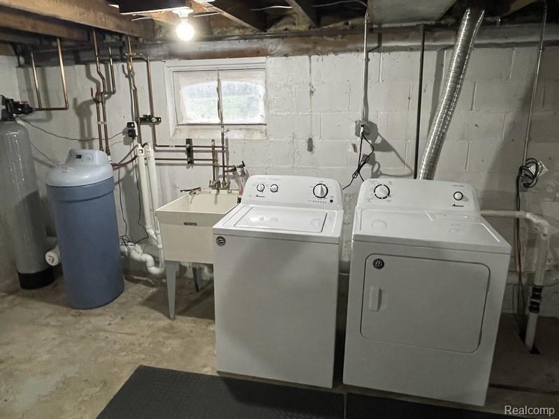 832 BAYFIELD Street, Lake Orion, MI 48362 — Photo 12