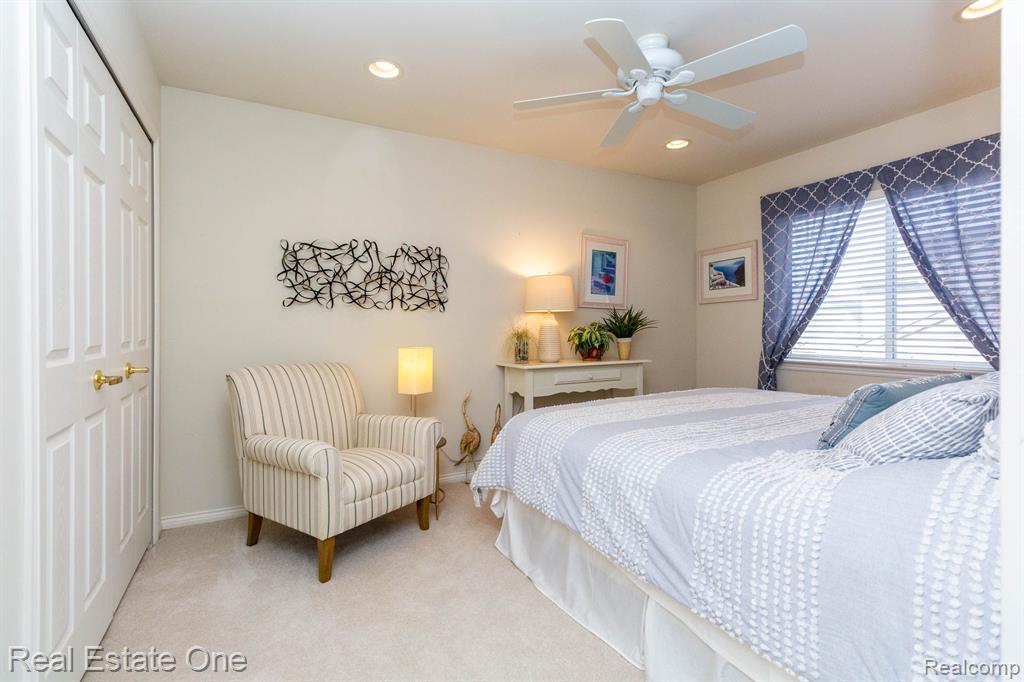 490 FRANKLIN LAKE Circle, Oxford, MI 48371 — Photo 37