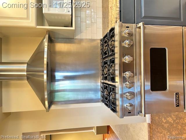6800 Crestway Drive, Bloomfield, MI 48301 — Photo 24