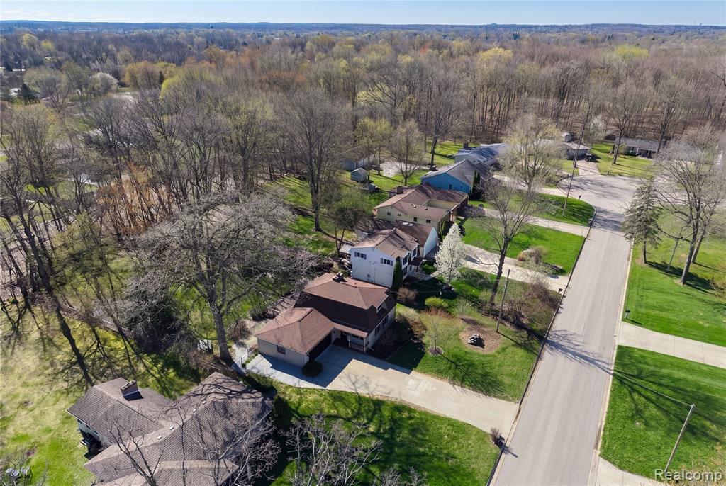 6273 Cold Spring Trail, Grand Blanc, MI 48439 — Photo 11