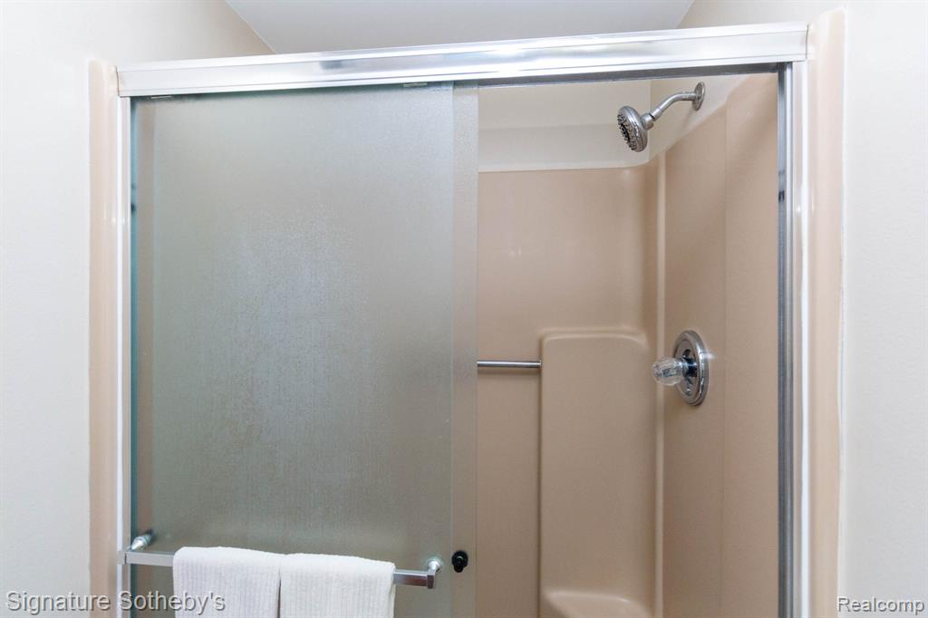 4086 Cherry Garden Drive, Commerce Twp, MI 48382 — Photo 22