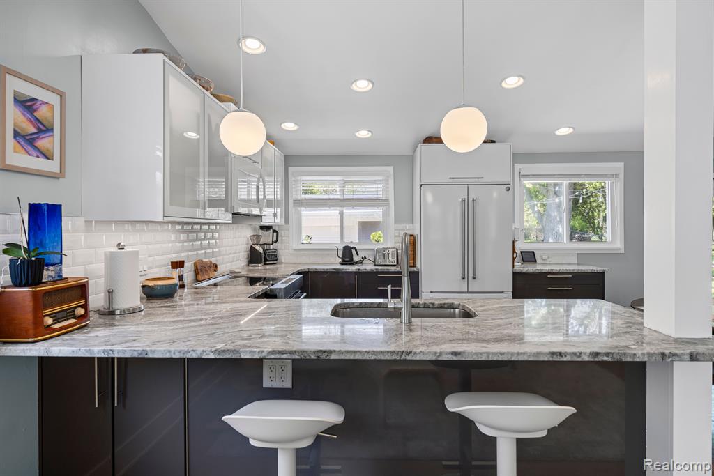 2710 Radcliffe Avenue, Ann Arbor, MI 48104 — Photo 12