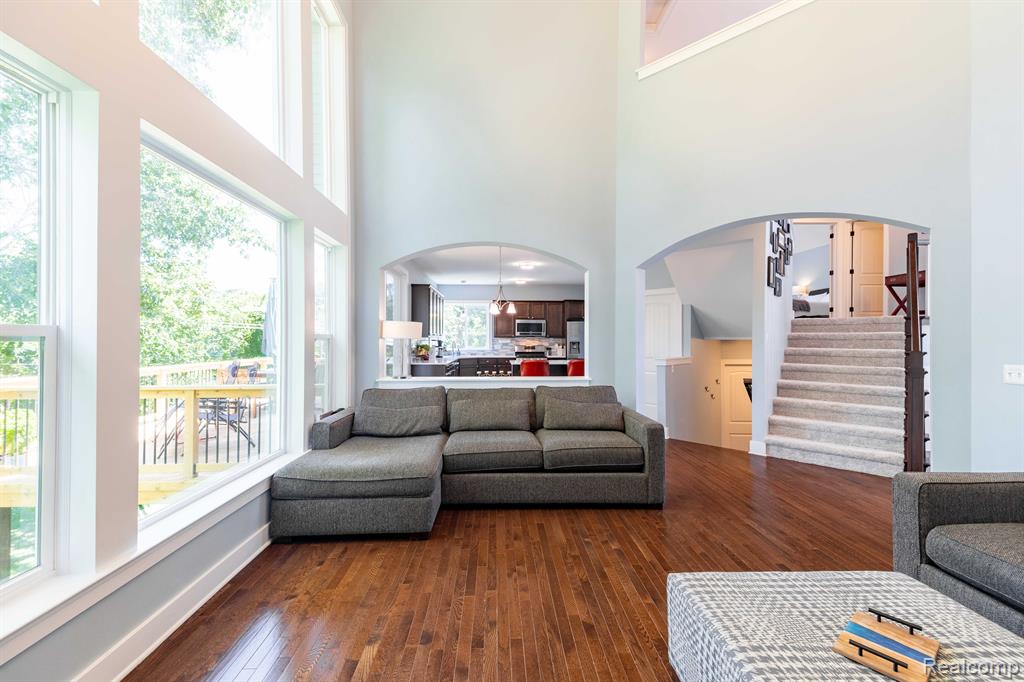 299 NAPA VALLEY Drive, Milford, MI 48381 — Photo 12