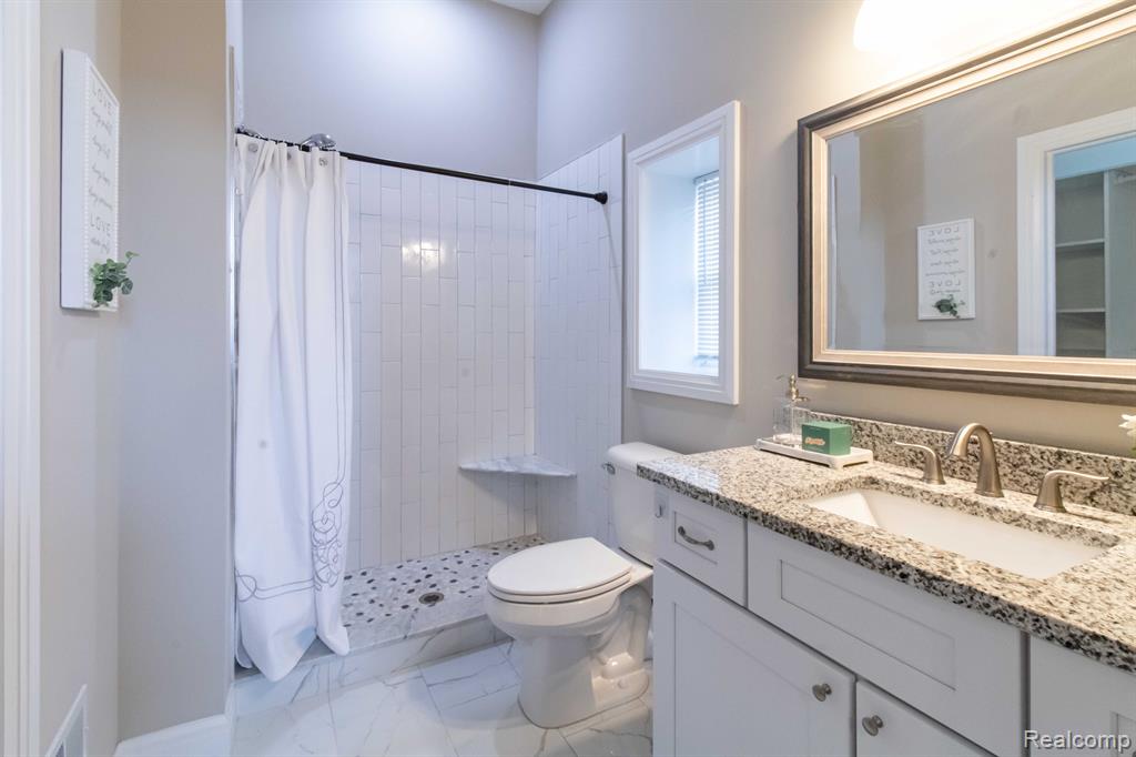 7788 YORKSHIRE Drive, Almont, MI 48003 — Photo 26