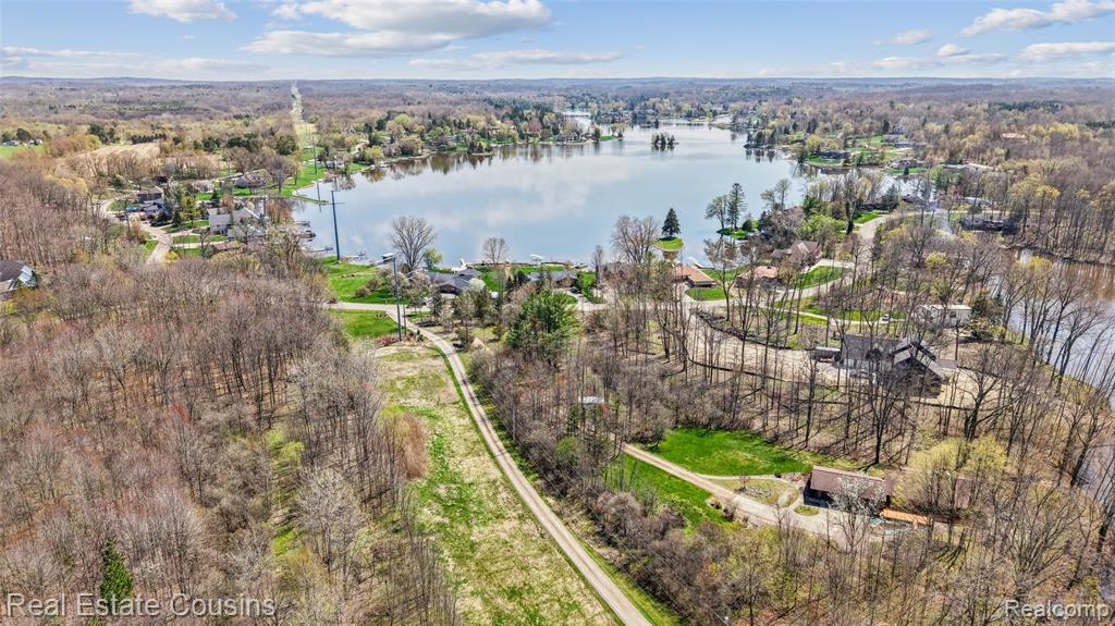 7249 Driftwood Drive, Fenton, MI 48430 — Photo 35