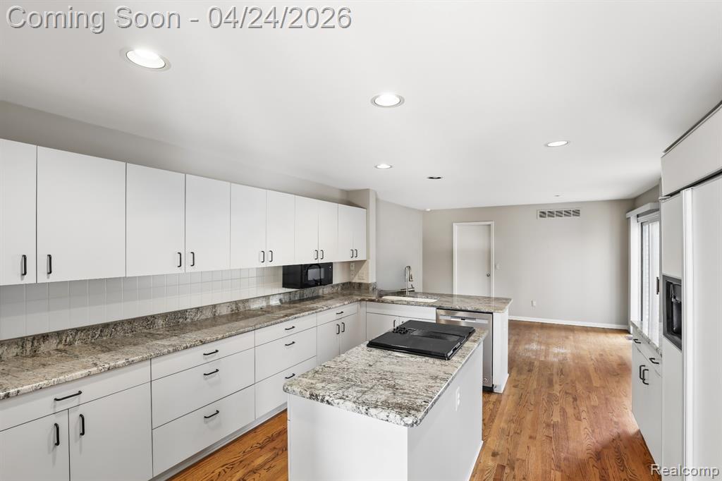 7311 Danbury Drive, West Bloomfield, MI — Photo 5