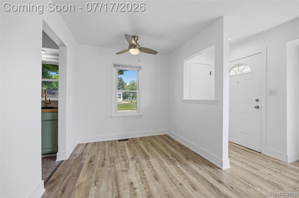972 Arlene Avenue, Pontiac, MI 48340 — Photo 2