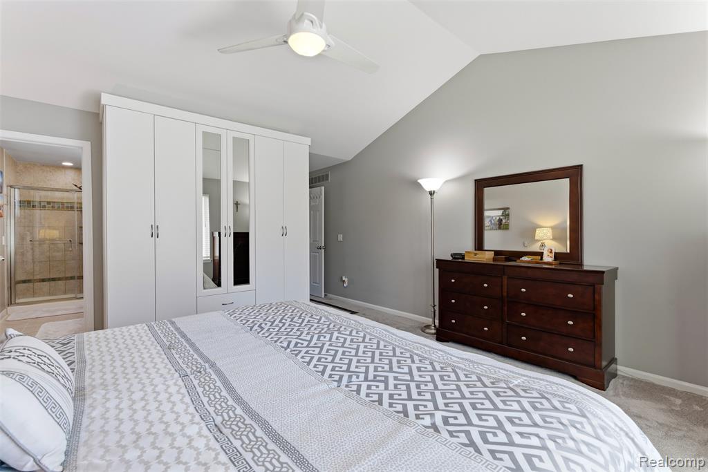 9140 Lakewood Drive, Whitmore Lake, MI 48189 — Photo 17