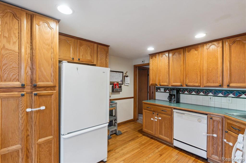 8461 CASCADE Street, Commerce Twp, MI 48382 — Photo 13