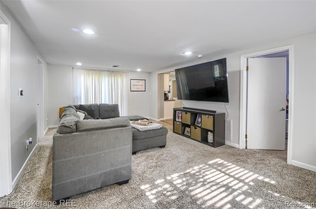 4462 Dye Road, Swartz Creek, MI 48473 — Photo 13