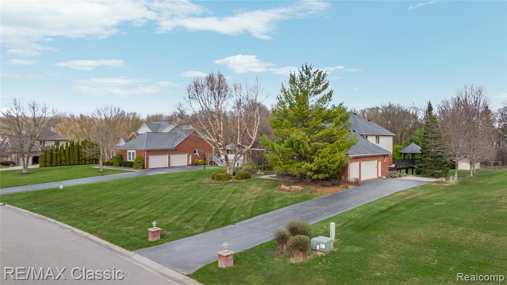 4930 Menominee Lane, Clarkston, MI 48348 — Photo 9