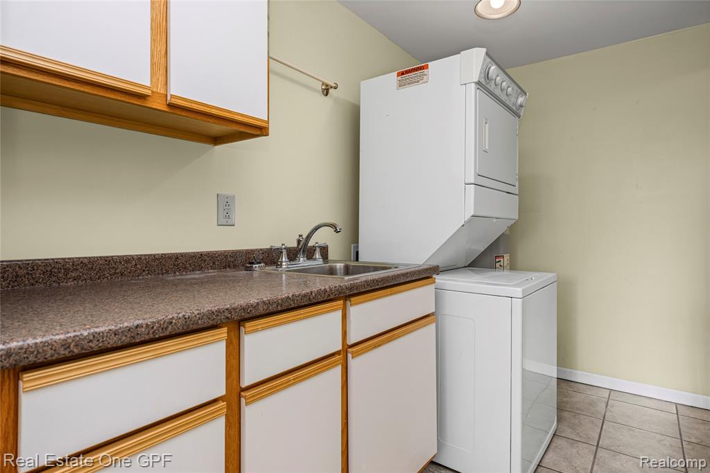 5871 Manor Drive, Fort Gratiot, MI 48059 — Photo 32