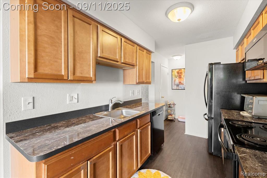 24851 Auburn Lane, Southfield, MI 48033 — Photo 16