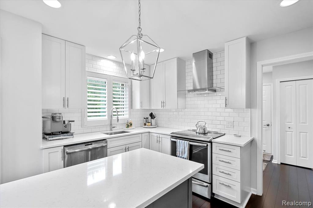 45357 Stonehedge Drive, Plymouth, MI 48170 — Photo 11