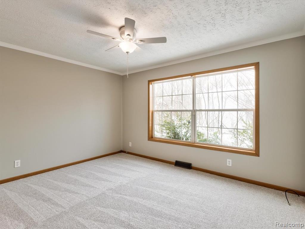 3211 Keewahdin #139 Road, Fort Gratiot, MI 48059 — Photo 21