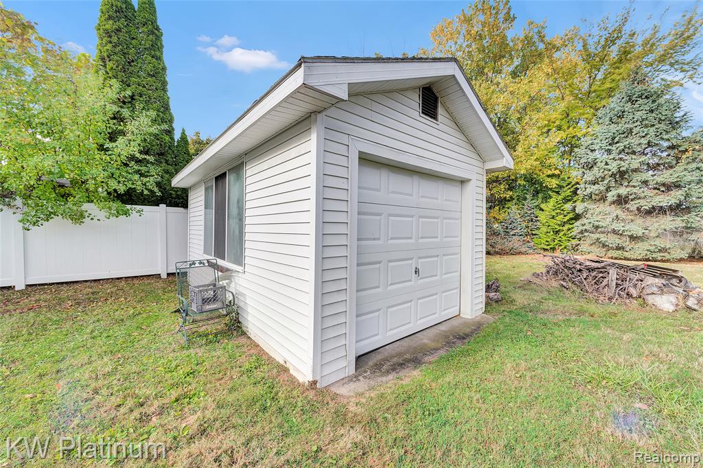 49171 Fuller Road, Chesterfield, MI — Photo 5