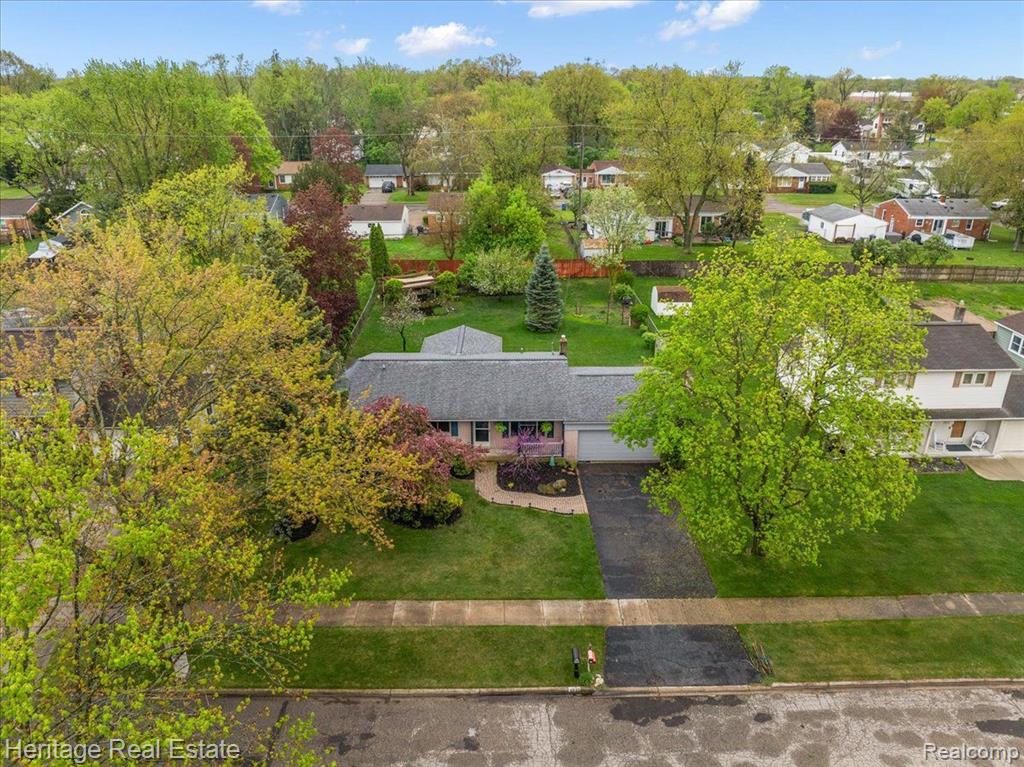 4887 CRESTBROOK Drive, Waterford, MI 48328 — Photo 40