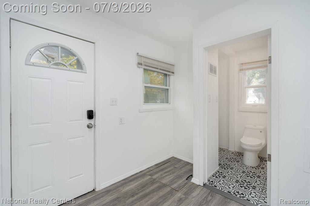 8104 Jackson Avenue, Warren, MI 48089 — Photo 13