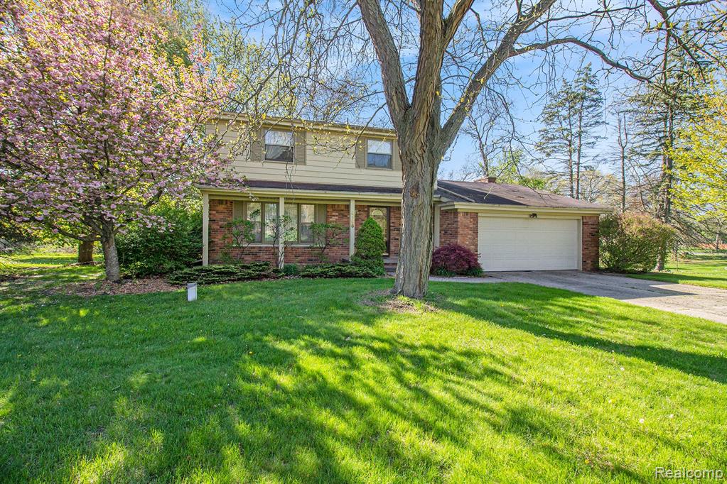 4196 CRESTKNOLL Drive, Grand Blanc, MI 48439 — Photo 2