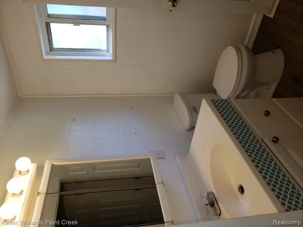 1867 Rustic Lane, Keego Harbor, MI 48320 — Photo 27