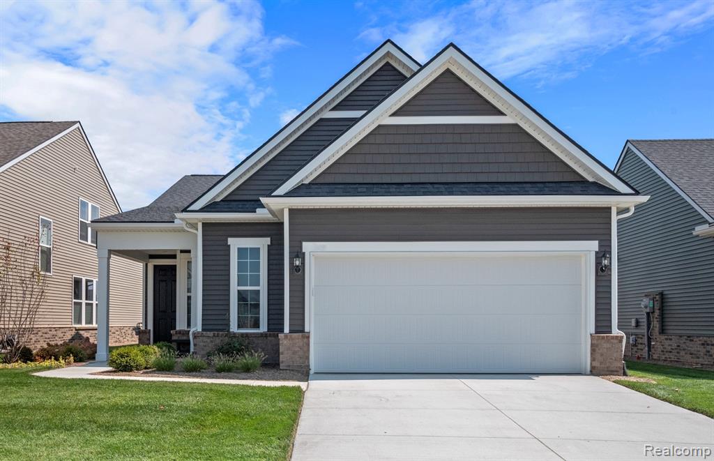 5541 W Walnut Circle W Circle, West Bloomfield, MI, 00000