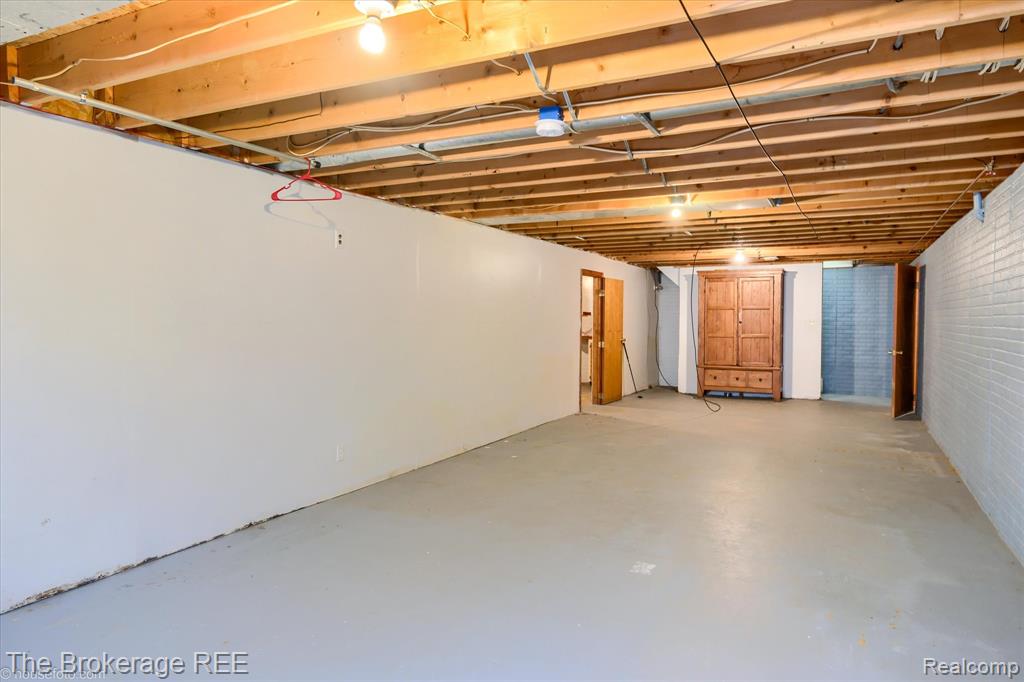5495 E Coldwater Road, Flint, MI 48506 — Photo 38