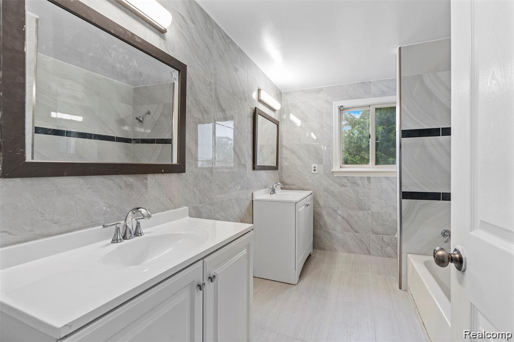 5420 Southlawn Drive, Sterling Heights, MI 48310 — Photo 13