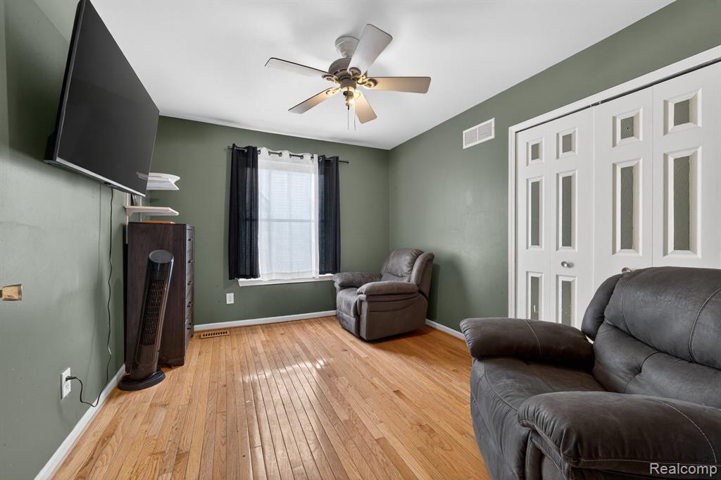 964 Henry Ruff Rd. Road, Garden City, MI — Photo 17