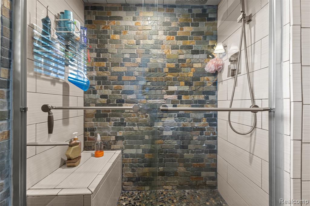 8570 Rockland Street, Dearborn Heights, MI 48127 — Photo 12