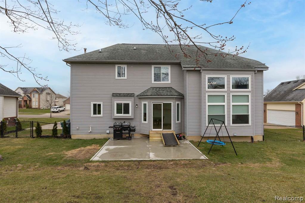 963 LANCASTER Street, Lapeer, MI 48446 — Photo 2
