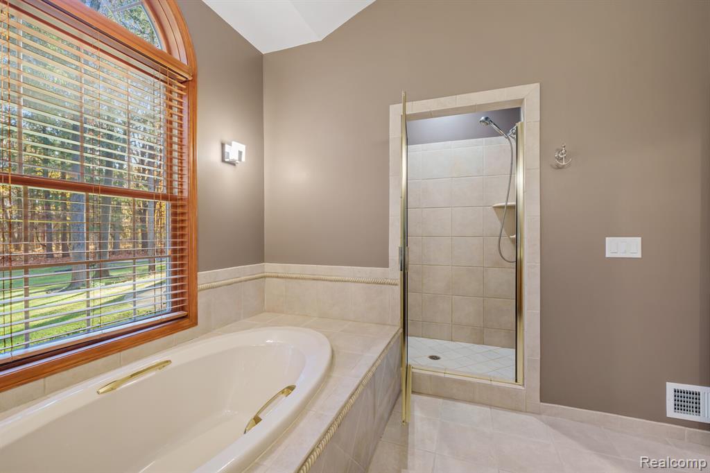 5150 N Milford Road, Highland, MI 48356 — Photo 22