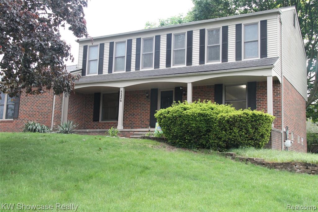 5226 Green Road, West Bloomfield, MI 48323 — front exterior