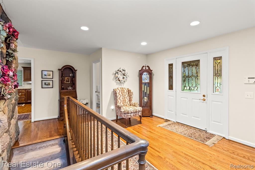 4342 MEADOW Lane, Orchard Lake Village, MI 48323 — Photo 9