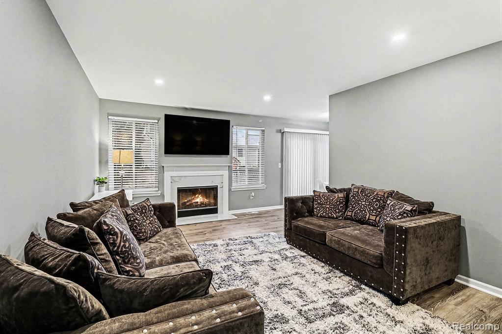 21920 Quail Ridge Drive N, Brownstown, MI 48193 — Photo 3