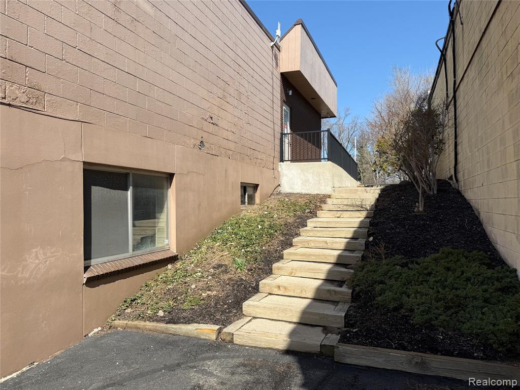 4525 Highland Road, Waterford, MI 48328 — Photo 12