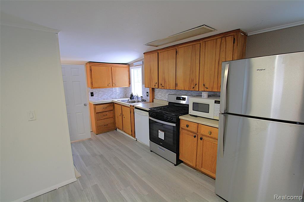 703 Queen Street, Owosso, MI 48867 — Photo 11
