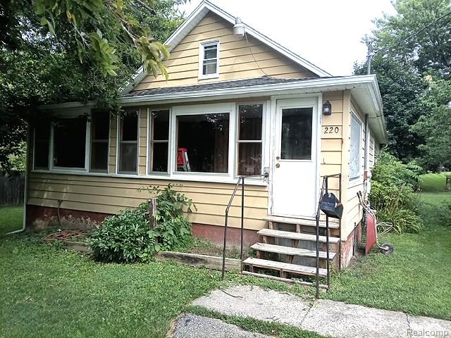 220 S 7th Street, West Branch, MI 48661