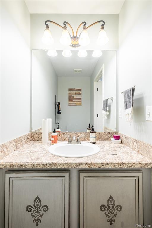 243 Oak Ridge Drive, Pontiac, MI 48341 — Photo 17