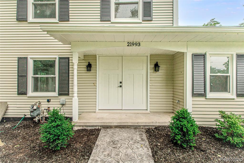 21993 Riverview Drive, Beverly Hills, MI 48025 — Photo 6