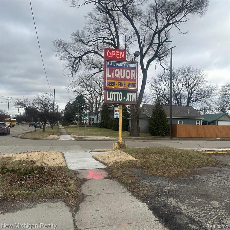 5102 9 Mile Rd, Warren, MI 48091 — Photo 8