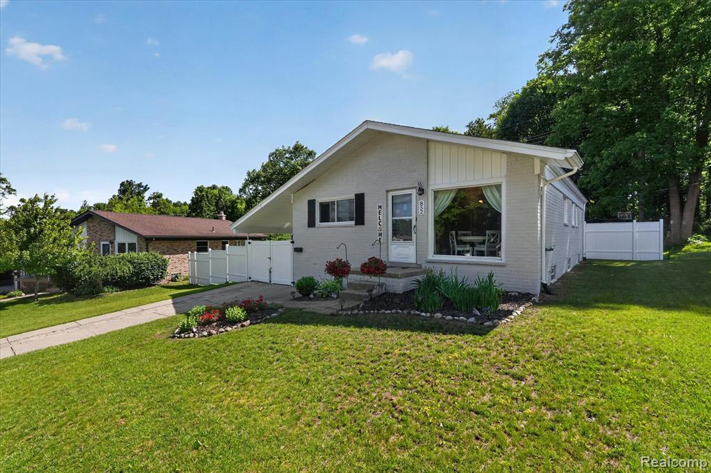 852 Manor Drive, Milford, MI 48381 — Photo 4