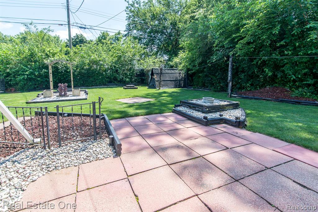 4049 MEIGS Avenue, Waterford, MI 48329 — Photo 30