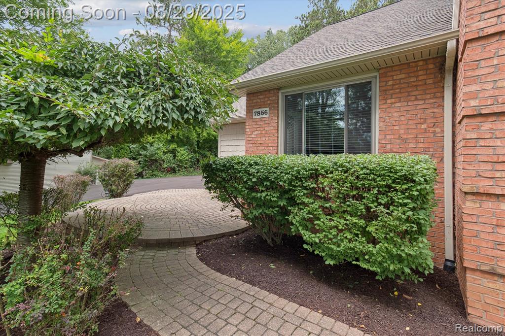 7856 N Kilkenny Drive, Brighton, MI 48116 — Photo 6