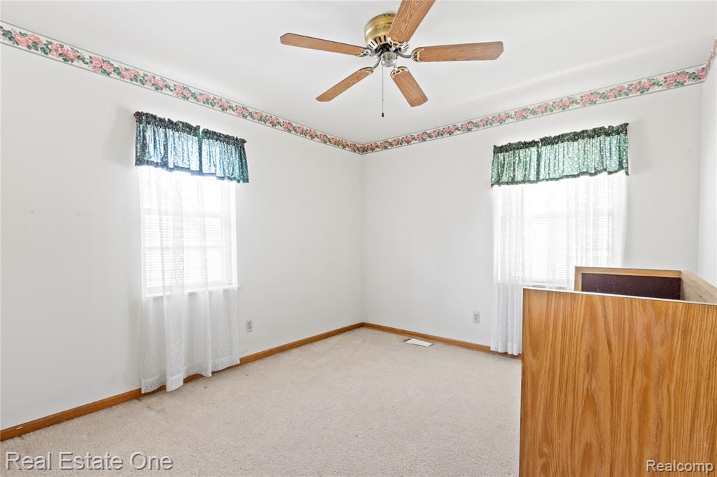 5955 BEECH DALY RD, Dearborn Heights, MI 48127 — Photo 7